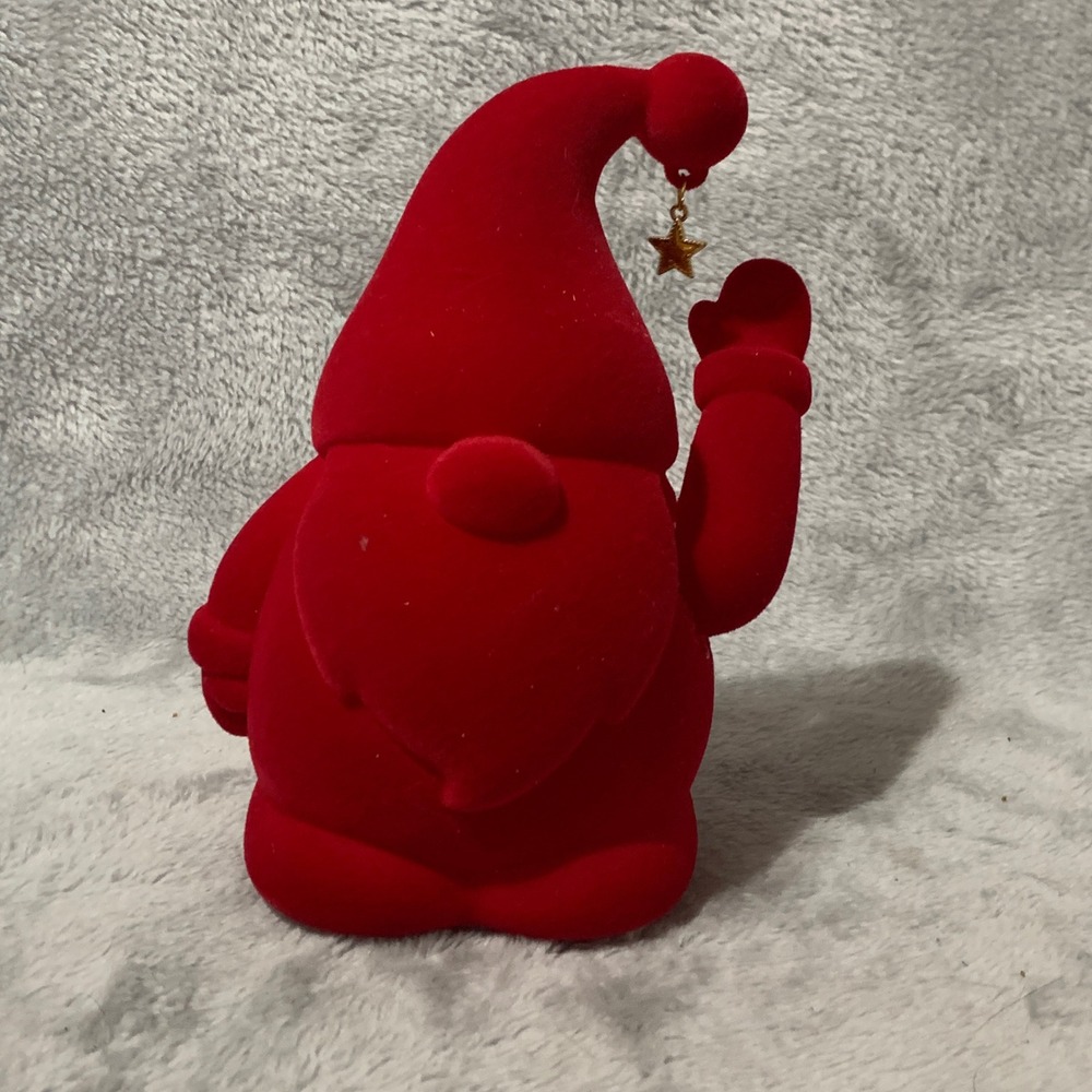 Red Flocked Waving Gnome Christmas Figurine Gold Star Battery Operated 8.5" Flaw